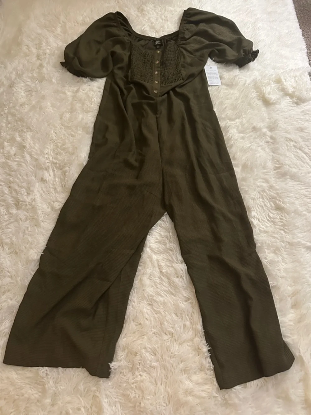 bobeau Olive Puff-Sleeve Smocked Jumpsuit - Picture 5 of 10